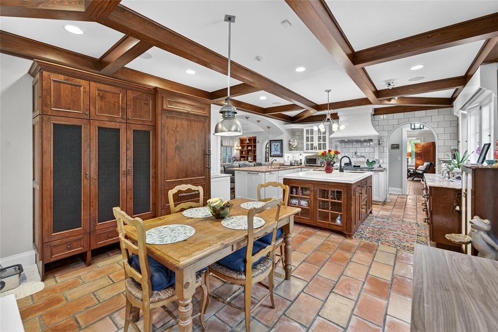 En Venta: $5,200,000 (6 camas, 6 baños, 7854 Pies cuadrados)