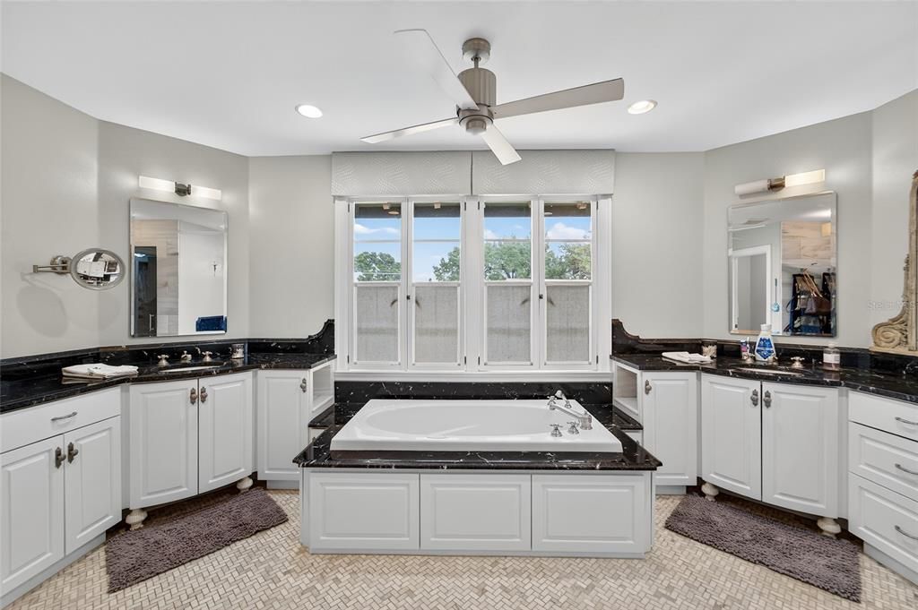 En Venta: $5,200,000 (6 camas, 6 baños, 7854 Pies cuadrados)