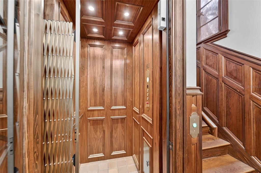 En Venta: $5,200,000 (6 camas, 6 baños, 7854 Pies cuadrados)