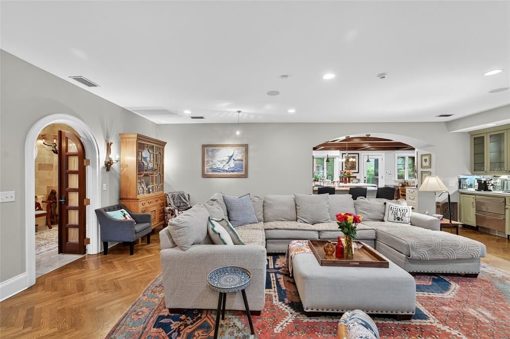 En Venta: $5,200,000 (6 camas, 6 baños, 7854 Pies cuadrados)