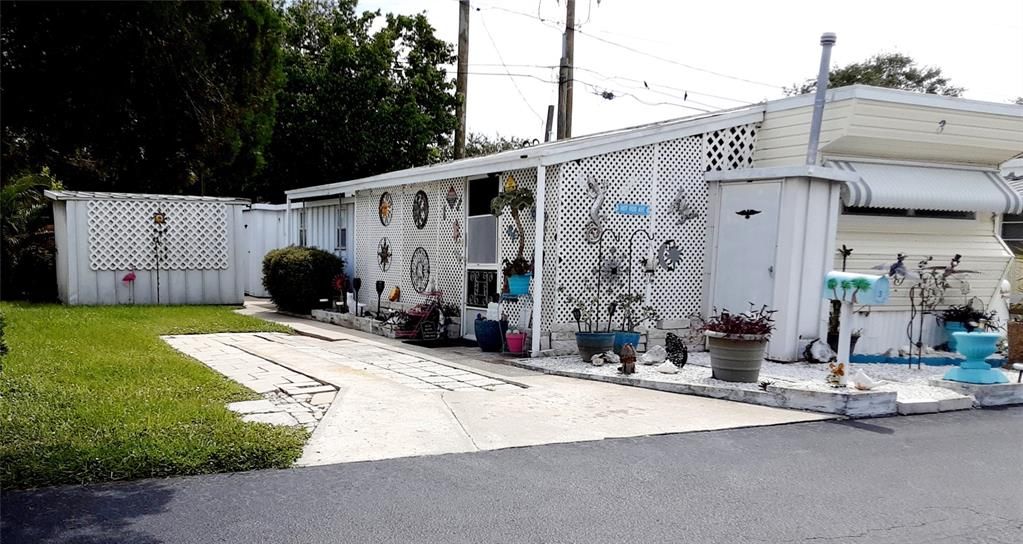 For Sale: $77,000 (1 beds, 1 baths, 460 Square Feet)