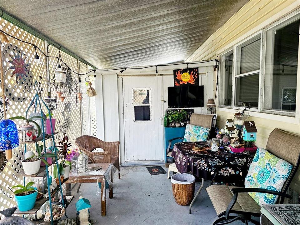 For Sale: $77,000 (1 beds, 1 baths, 460 Square Feet)