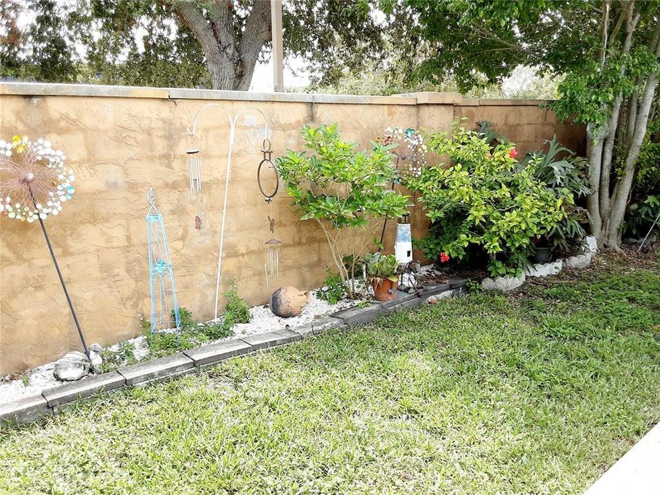 For Sale: $77,000 (1 beds, 1 baths, 460 Square Feet)