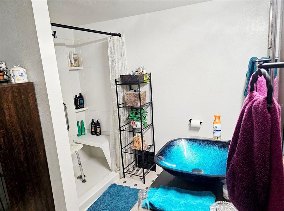 For Sale: $77,000 (1 beds, 1 baths, 460 Square Feet)