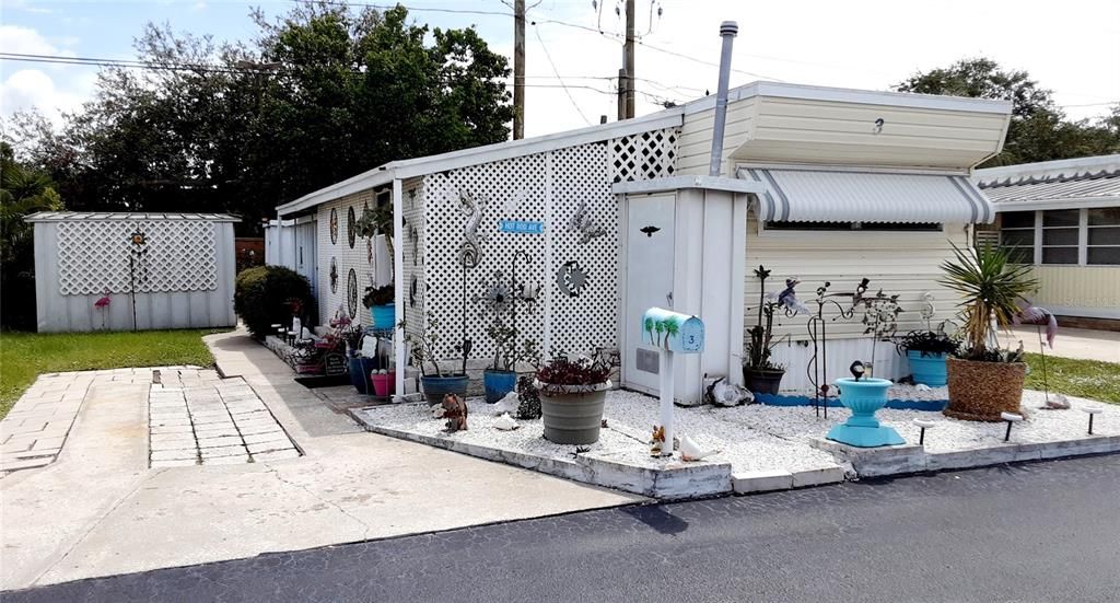 For Sale: $77,000 (1 beds, 1 baths, 460 Square Feet)