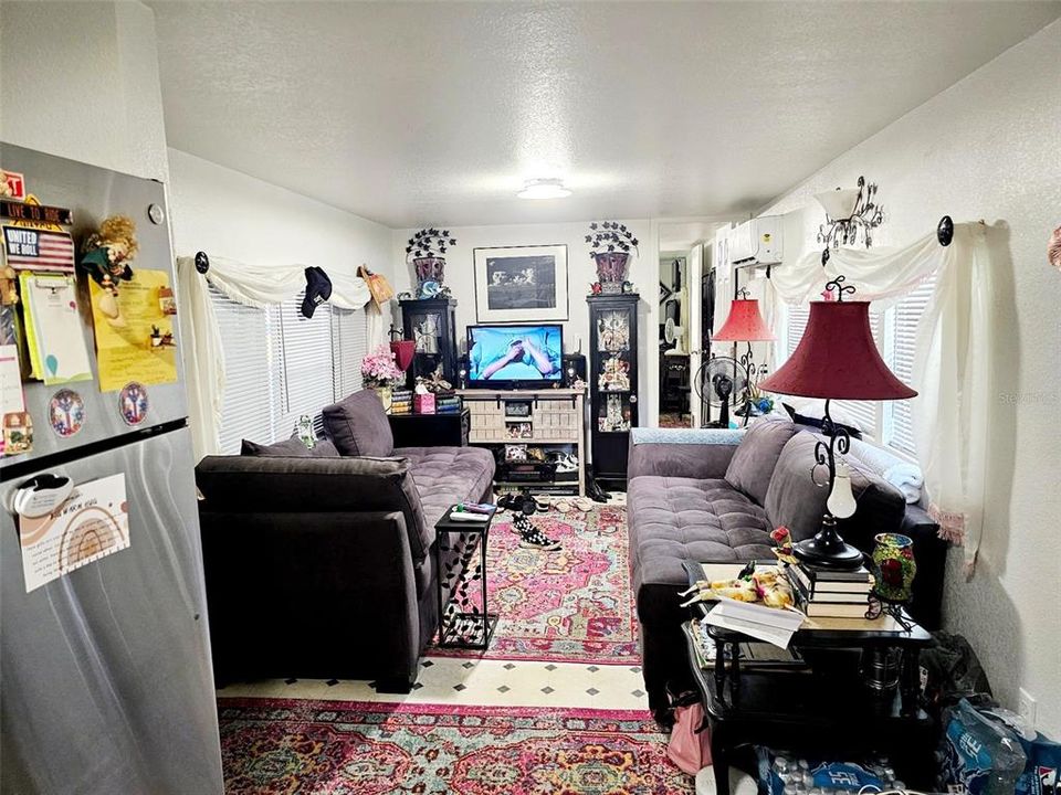 For Sale: $77,000 (1 beds, 1 baths, 460 Square Feet)