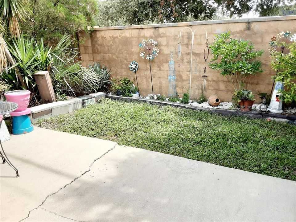 For Sale: $77,000 (1 beds, 1 baths, 460 Square Feet)