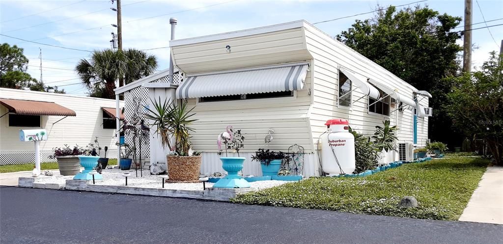 For Sale: $77,000 (1 beds, 1 baths, 460 Square Feet)