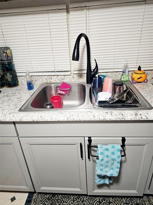 For Sale: $77,000 (1 beds, 1 baths, 460 Square Feet)