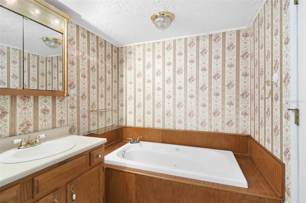 For Sale: $339,000 (2 beds, 2 baths, 1200 Square Feet)