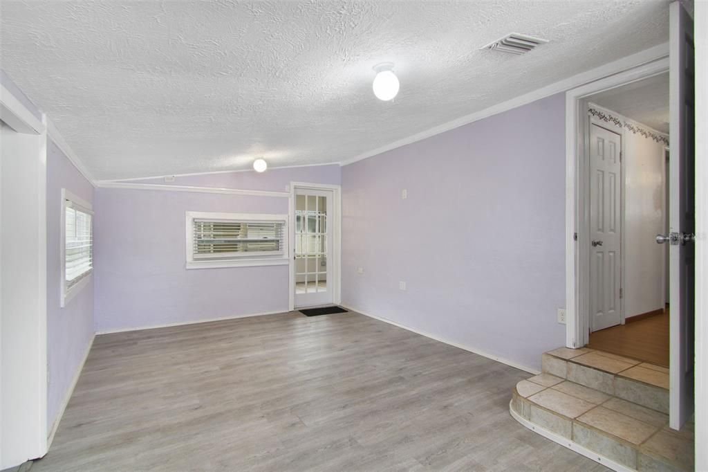 For Sale: $339,000 (2 beds, 2 baths, 1200 Square Feet)