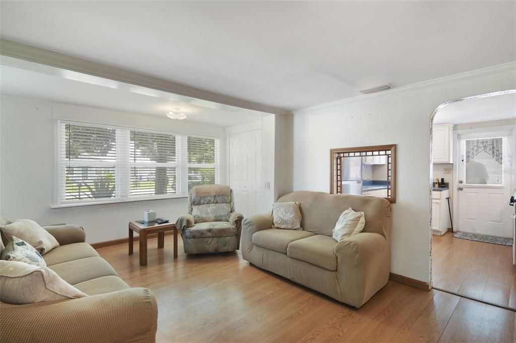 For Sale: $339,000 (2 beds, 2 baths, 1200 Square Feet)