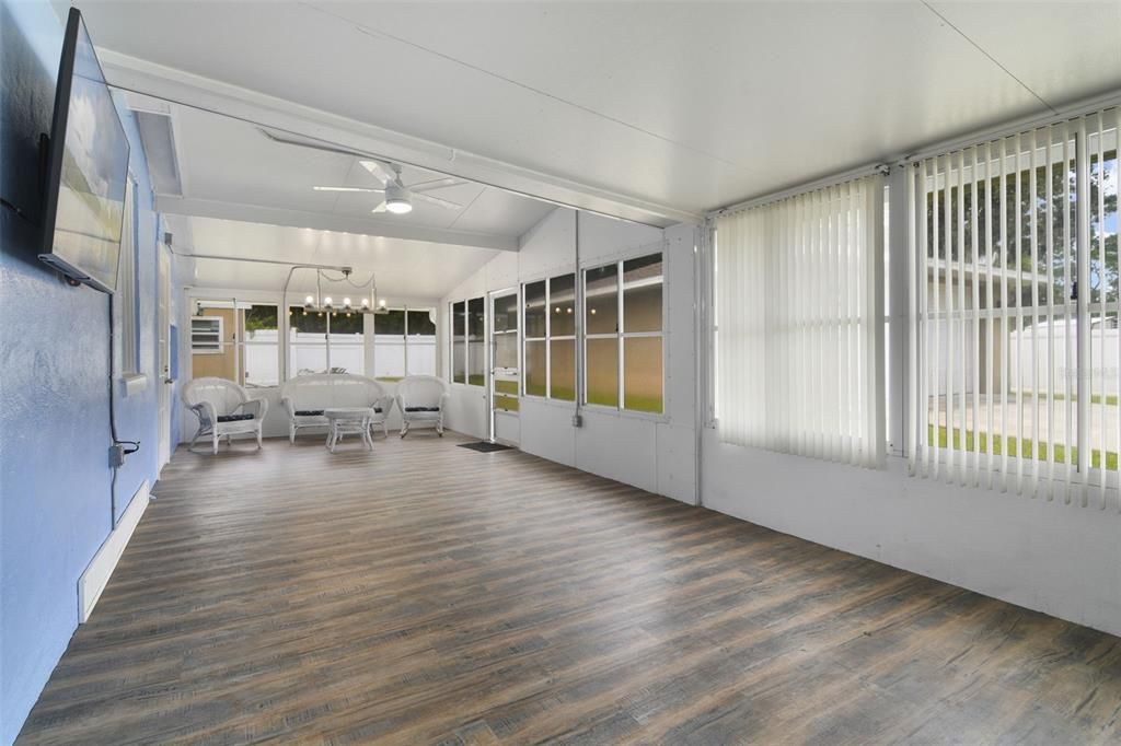 For Sale: $339,000 (2 beds, 2 baths, 1200 Square Feet)