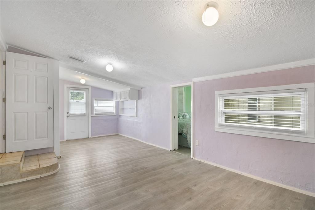 For Sale: $339,000 (2 beds, 2 baths, 1200 Square Feet)