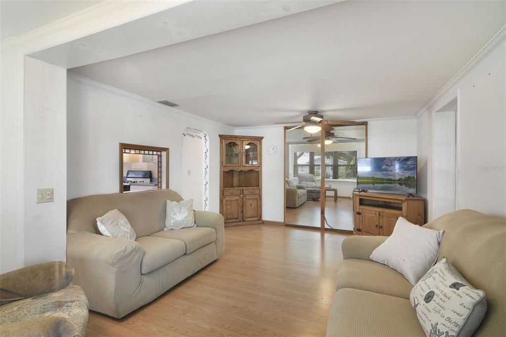 For Sale: $339,000 (2 beds, 2 baths, 1200 Square Feet)