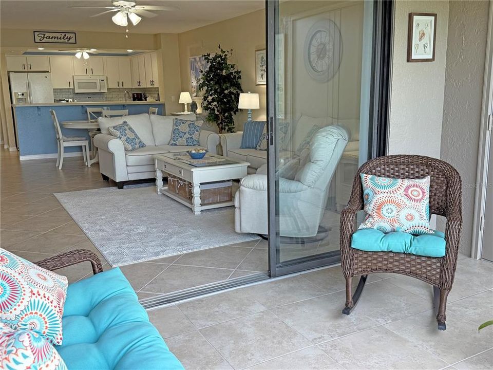 待售: $185,000 (2 贝兹, 2 浴室, 1165 平方英尺)