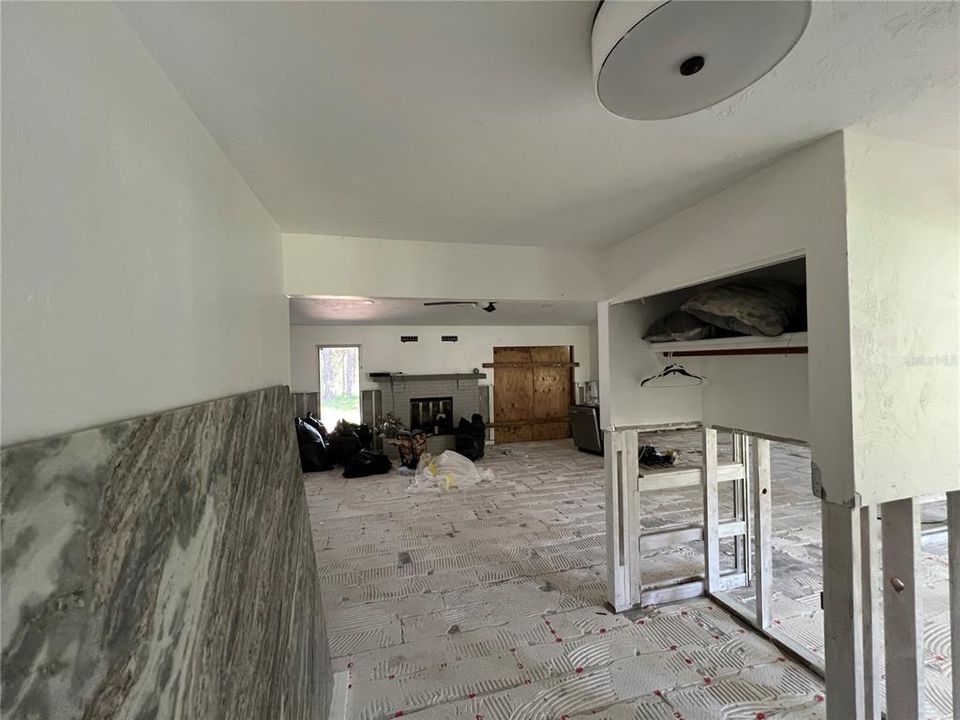 Под контрактом: $299,000 (3 спален, 2 ванн, 1916 Квадратных фут)