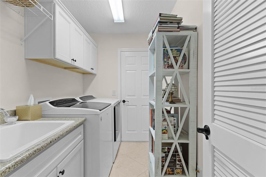 En Venta: $799,900 (3 camas, 2 baños, 1971 Pies cuadrados)