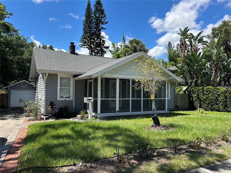 For Sale: $499,900 (2 beds, 1 baths, 1064 Square Feet)