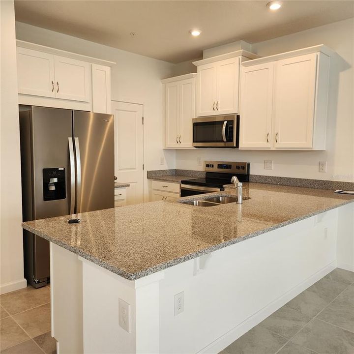 В аренду: $2,250 (3 спален, 2 ванн, 1476 Квадратных фут)