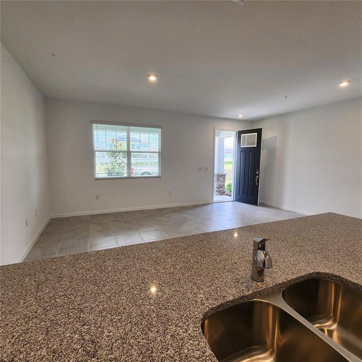 В аренду: $2,250 (3 спален, 2 ванн, 1476 Квадратных фут)