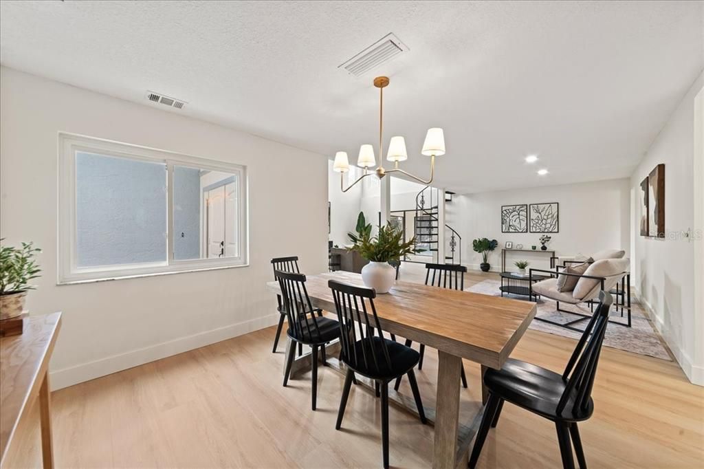 En Venta: $589,000 (4 camas, 2 baños, 2461 Pies cuadrados)