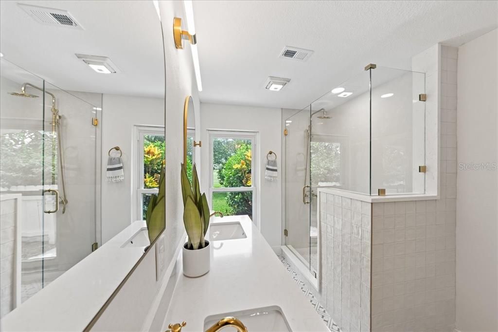 En Venta: $589,000 (4 camas, 2 baños, 2461 Pies cuadrados)