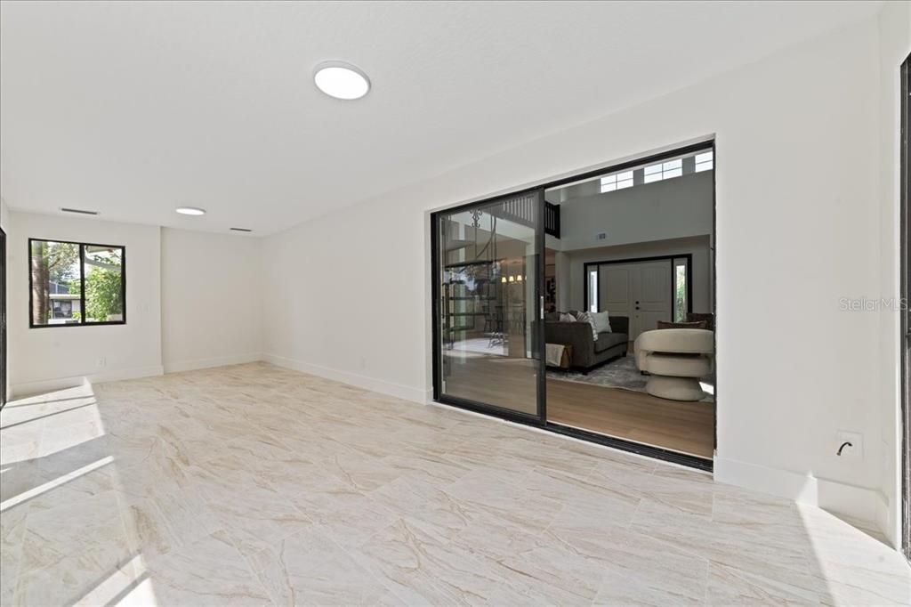 En Venta: $589,000 (4 camas, 2 baños, 2461 Pies cuadrados)