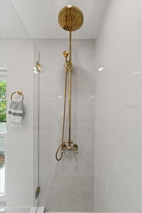 En Venta: $589,000 (4 camas, 2 baños, 2461 Pies cuadrados)