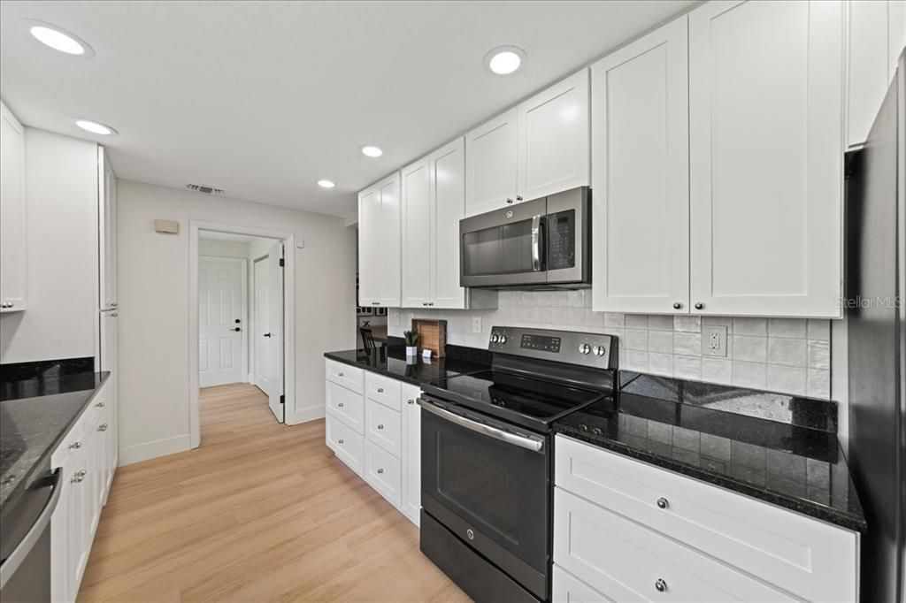 En Venta: $589,000 (4 camas, 2 baños, 2461 Pies cuadrados)