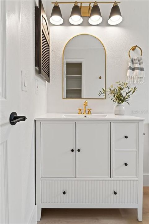 En Venta: $589,000 (4 camas, 2 baños, 2461 Pies cuadrados)