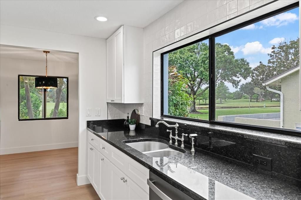 En Venta: $589,000 (4 camas, 2 baños, 2461 Pies cuadrados)