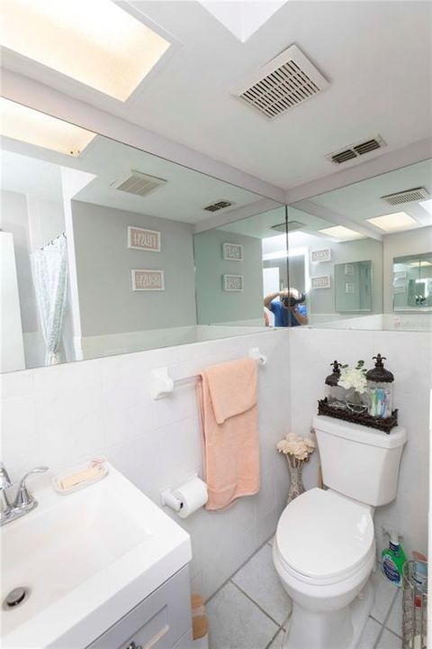 Под контрактом: $179,900 (2 спален, 2 ванн, 1796 Квадратных фут)