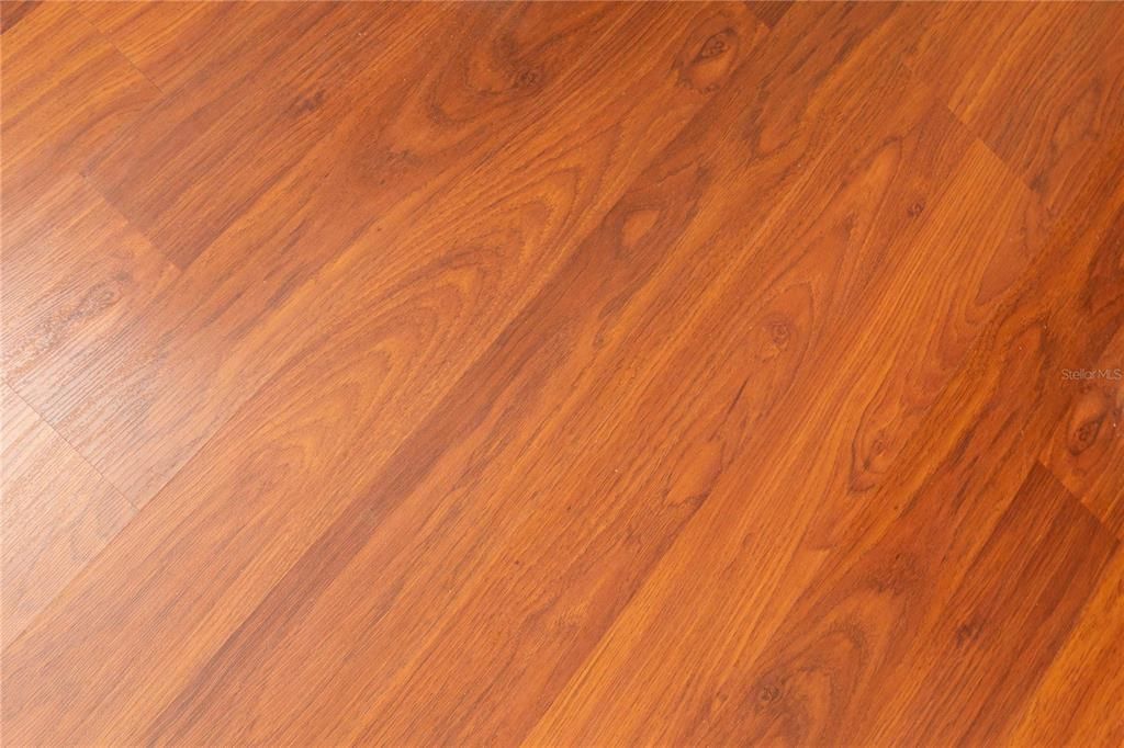 Под контрактом: $179,900 (2 спален, 2 ванн, 1796 Квадратных фут)