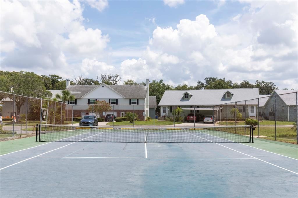 Под контрактом: $179,900 (2 спален, 2 ванн, 1796 Квадратных фут)