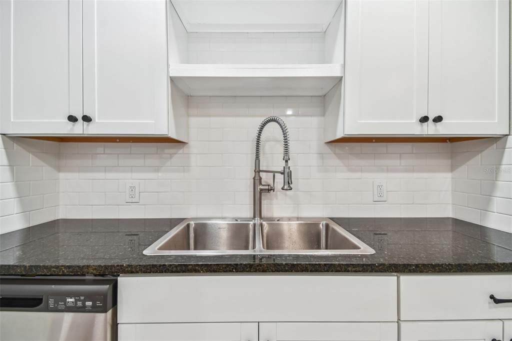 На продажу: $42,000 (0 спален, 0 ванн, 1800 Квадратных фут)