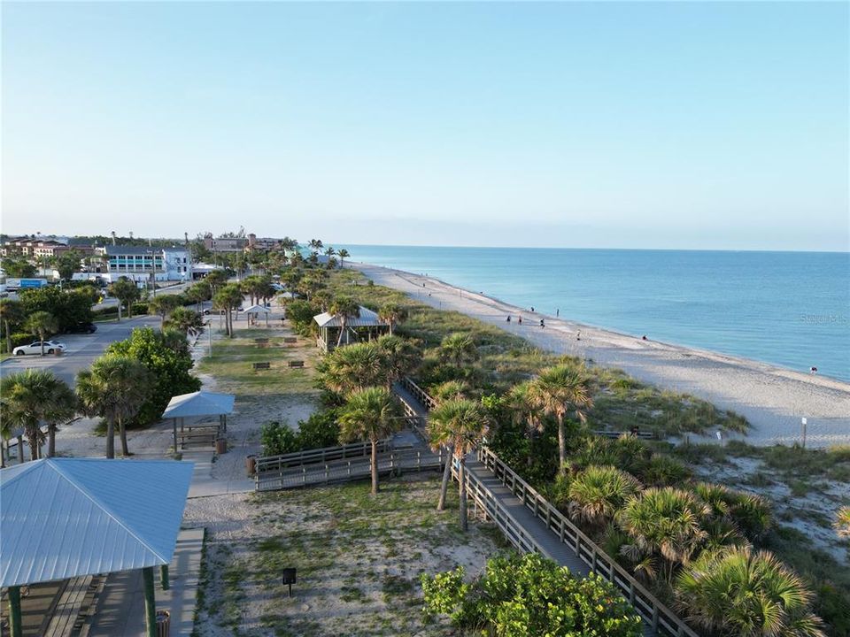 For Sale: $1,599,000 (3 beds, 2 baths, 2264 Square Feet)