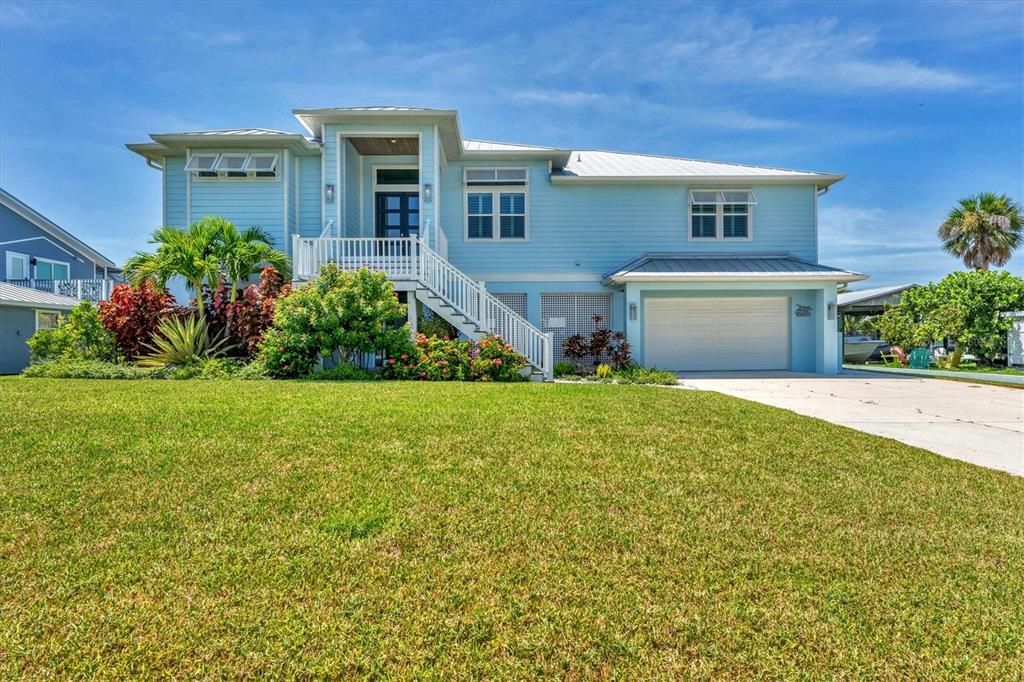 For Sale: $1,599,000 (3 beds, 2 baths, 2264 Square Feet)