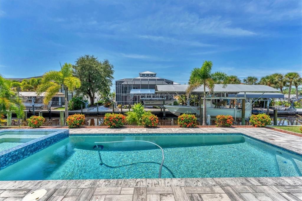 For Sale: $1,599,000 (3 beds, 2 baths, 2264 Square Feet)