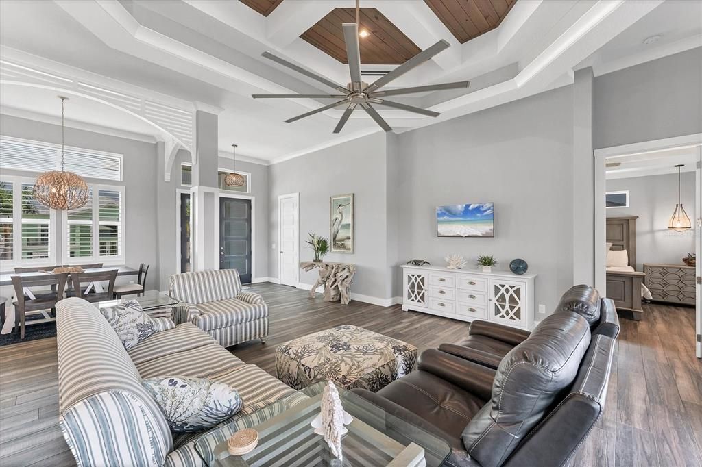 For Sale: $1,599,000 (3 beds, 2 baths, 2264 Square Feet)