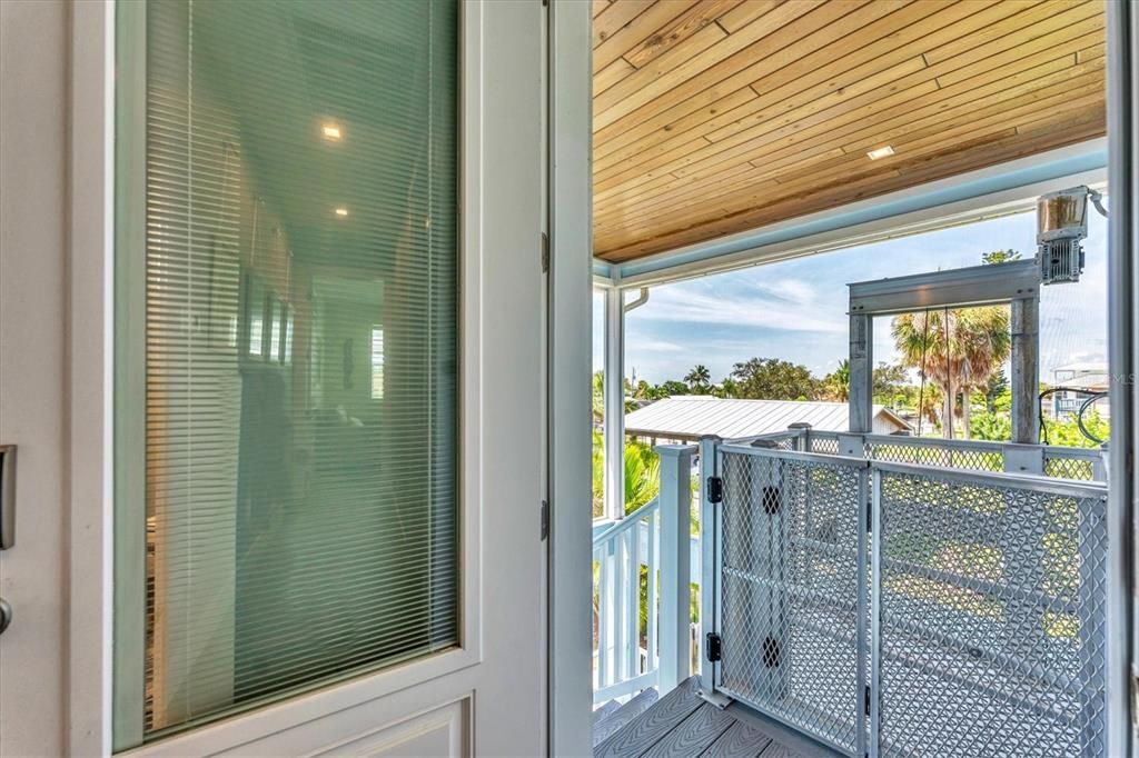 For Sale: $1,599,000 (3 beds, 2 baths, 2264 Square Feet)