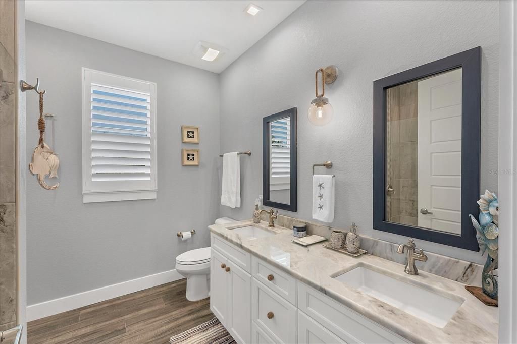 For Sale: $1,599,000 (3 beds, 2 baths, 2264 Square Feet)