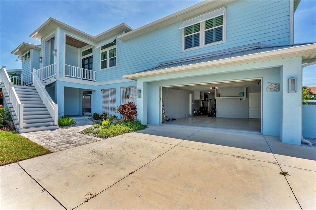 For Sale: $1,599,000 (3 beds, 2 baths, 2264 Square Feet)