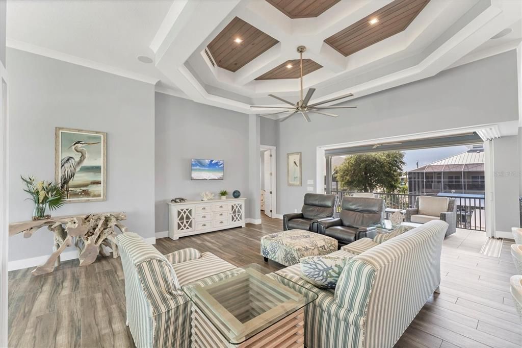 For Sale: $1,599,000 (3 beds, 2 baths, 2264 Square Feet)