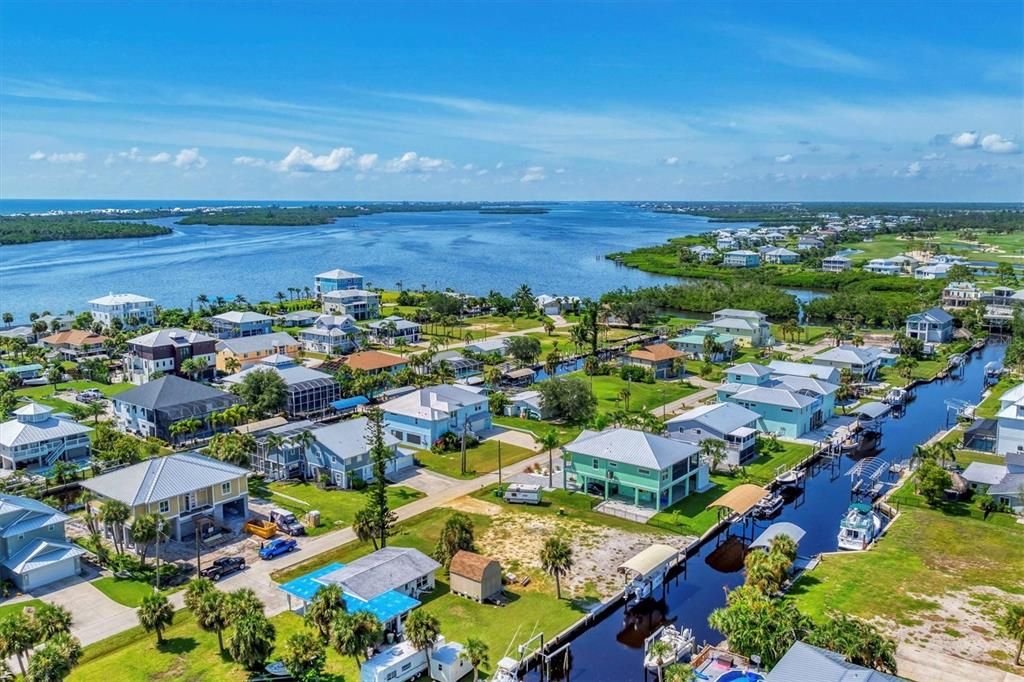 For Sale: $1,599,000 (3 beds, 2 baths, 2264 Square Feet)