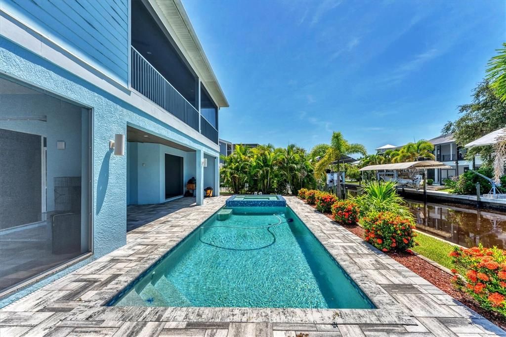 For Sale: $1,599,000 (3 beds, 2 baths, 2264 Square Feet)