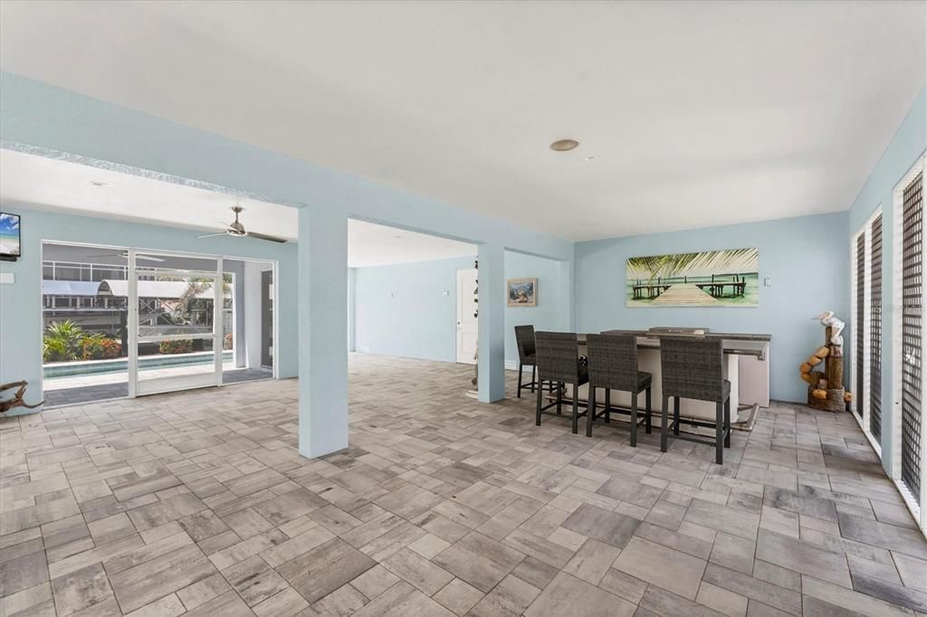 For Sale: $1,599,000 (3 beds, 2 baths, 2264 Square Feet)