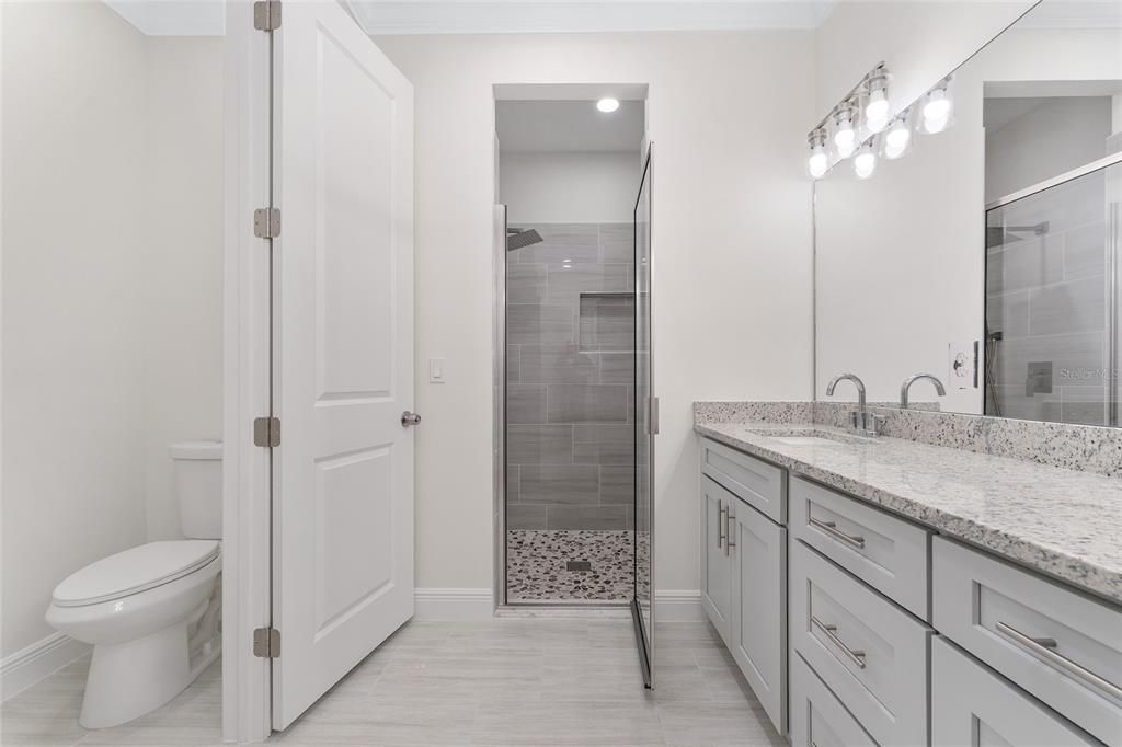 Под контрактом: $340,000 (4 спален, 3 ванн, 2069 Квадратных фут)