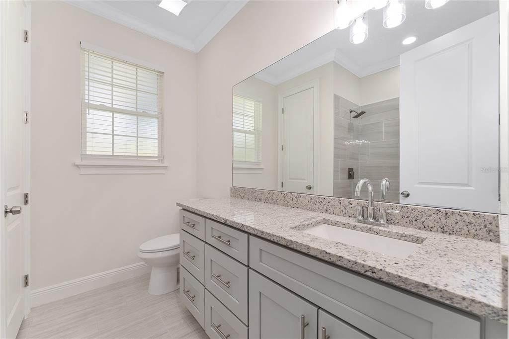 Под контрактом: $340,000 (4 спален, 3 ванн, 2069 Квадратных фут)