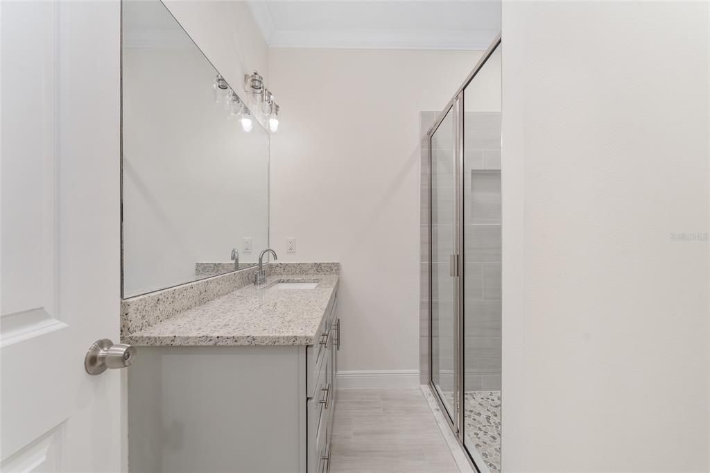 Под контрактом: $340,000 (4 спален, 3 ванн, 2069 Квадратных фут)